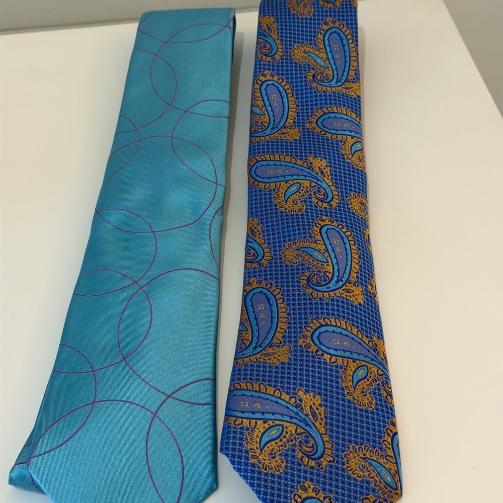 Ted Baker & Robert Graham Teal Circle Tie & Blue Paisley Tie Set